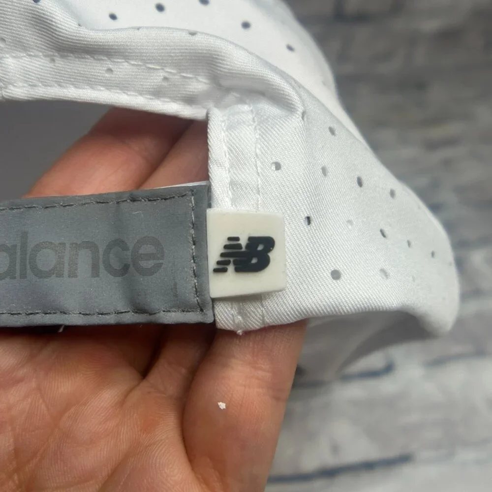 NWT New Balance Men's 6 Panel Pro Run Hat One Size (WHITE) (LAH41002)
